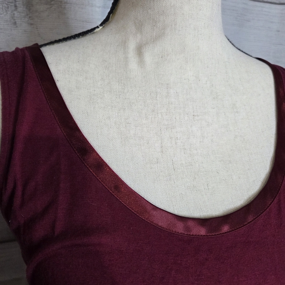 Banana Republic Red Sleeveless Tank Top, Size M - Picture 2 of 4